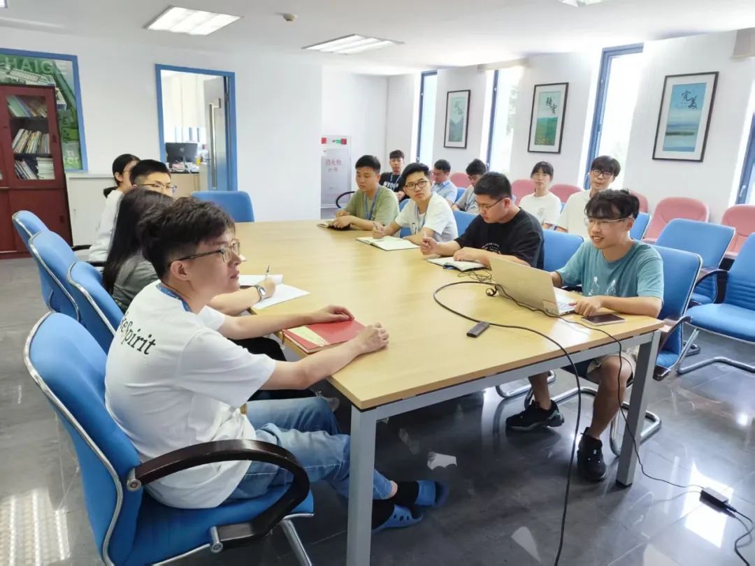 6����������������˾��ί��֯��չ��ѧϰϰ��ƽ�������Ҫ���ž���ר��ѧϰ������������ָ������ְ����֪�к�һ���Զ�������Ϊ��������������Խ���߰��Ķ�־��Խ����ʵ������Ͷ����ҵ��������������������.jpg